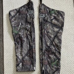 Dan's Briar Proof Camo chaps. Size Small (30)